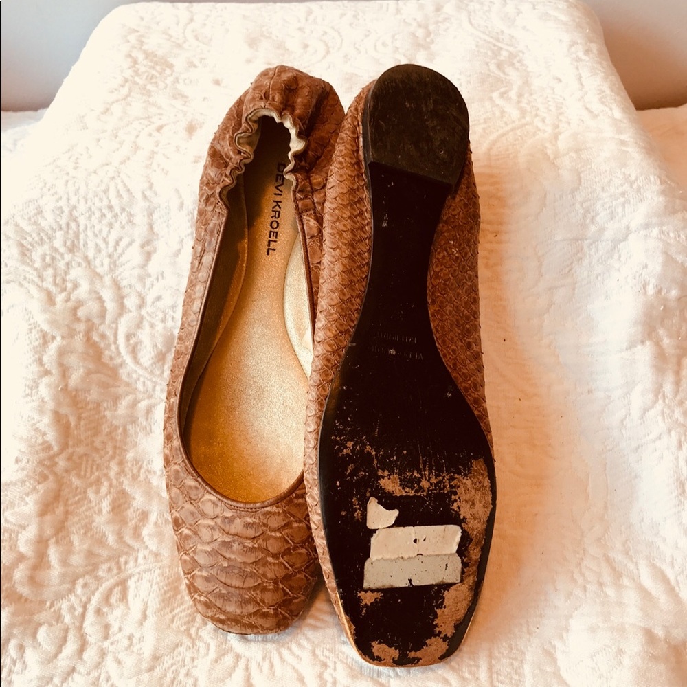 Devi Kroell**Flat Python Beige Flat Shoes - image 2
